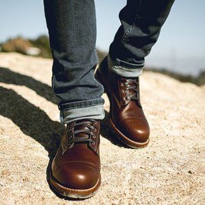 95% NEW!! Wolverine 1000 Mile Collection Plain Toe